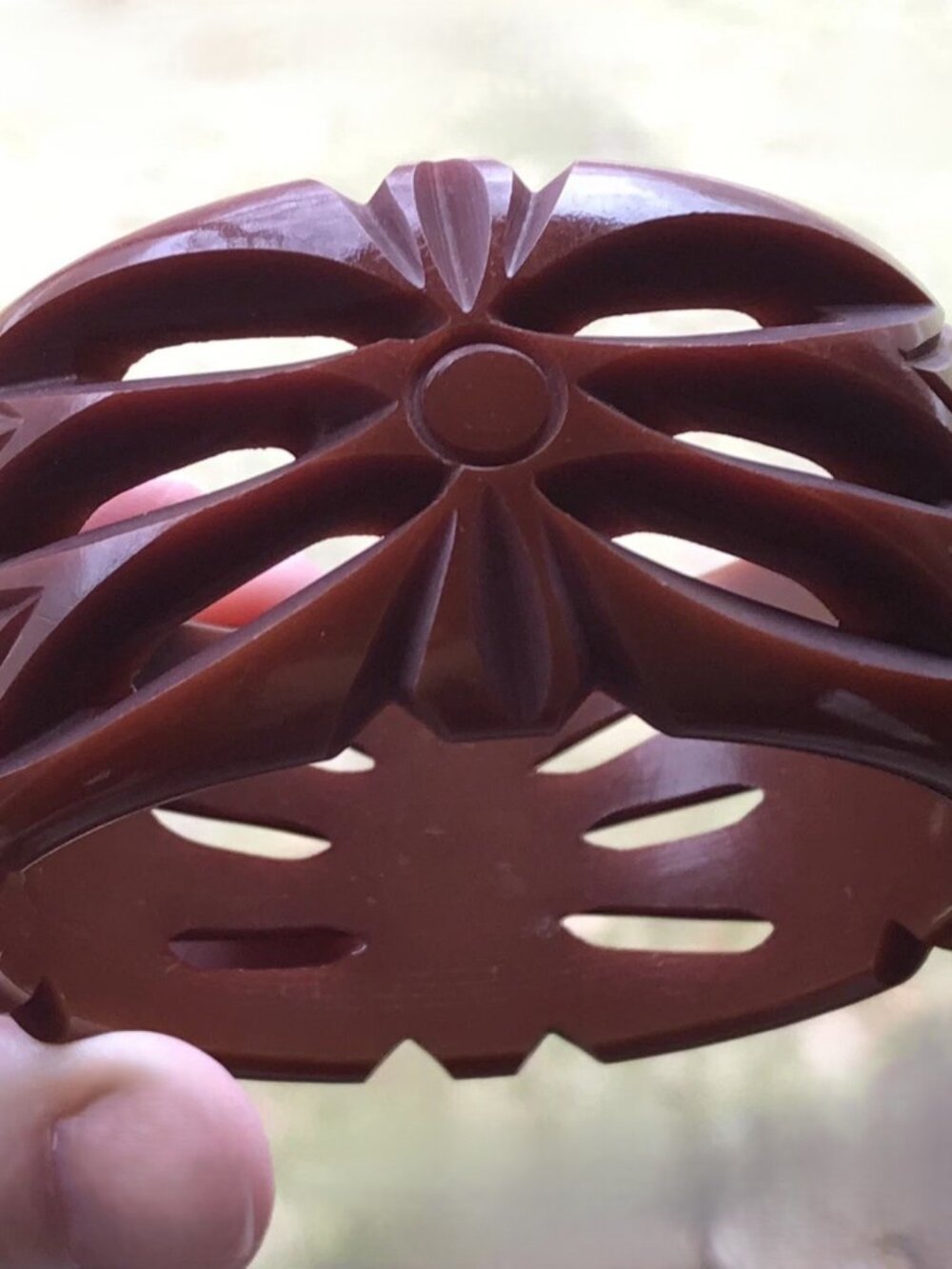 Vintage 1940's Bakelite Brown deeply carved Bangle Bracelet - Picture 6 of 8